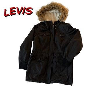 Levi’s Black Sherpa Lined Parka Women’s Size M Faux Fur Hood Mid-Thigh Jacket
